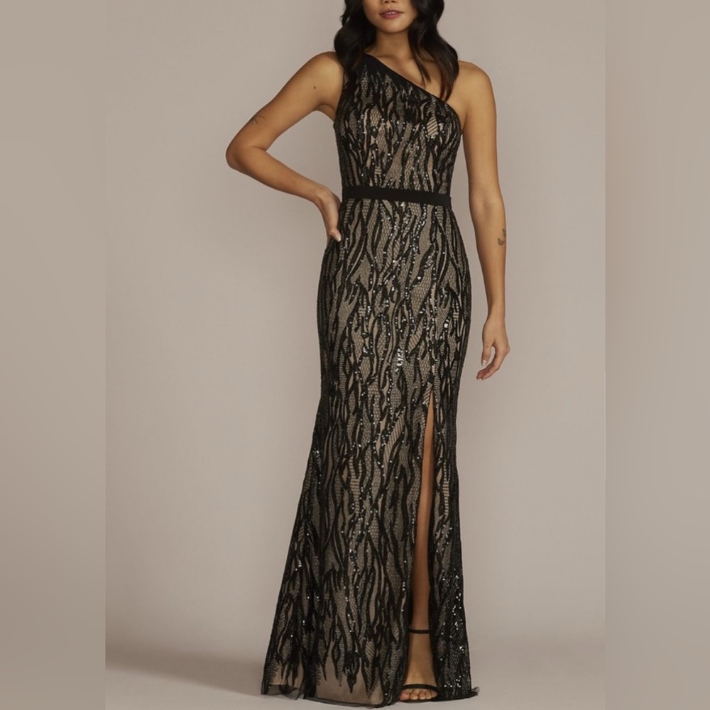 New with tags Size 4 formal dress